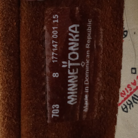 Minnetonka Brown Suede Moccasins with Bow - Picture 7 of 7